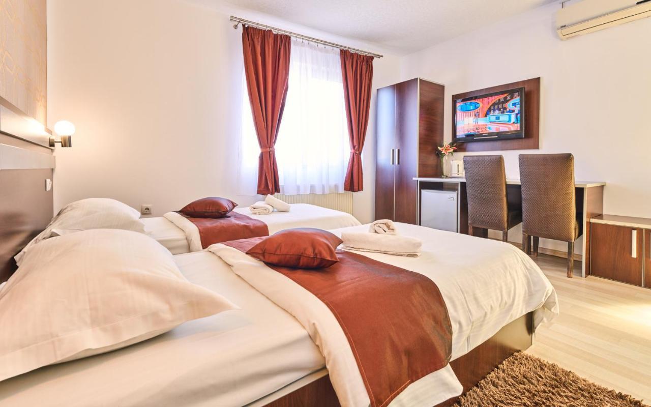 Mora Guest house