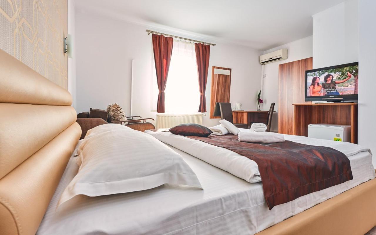 Mora Guest house